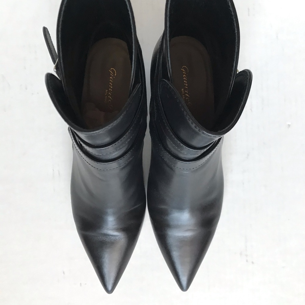 ✨PRICE DROP ✨Gianvito Rossi Black Leather Booties - Picture 6 of 8
